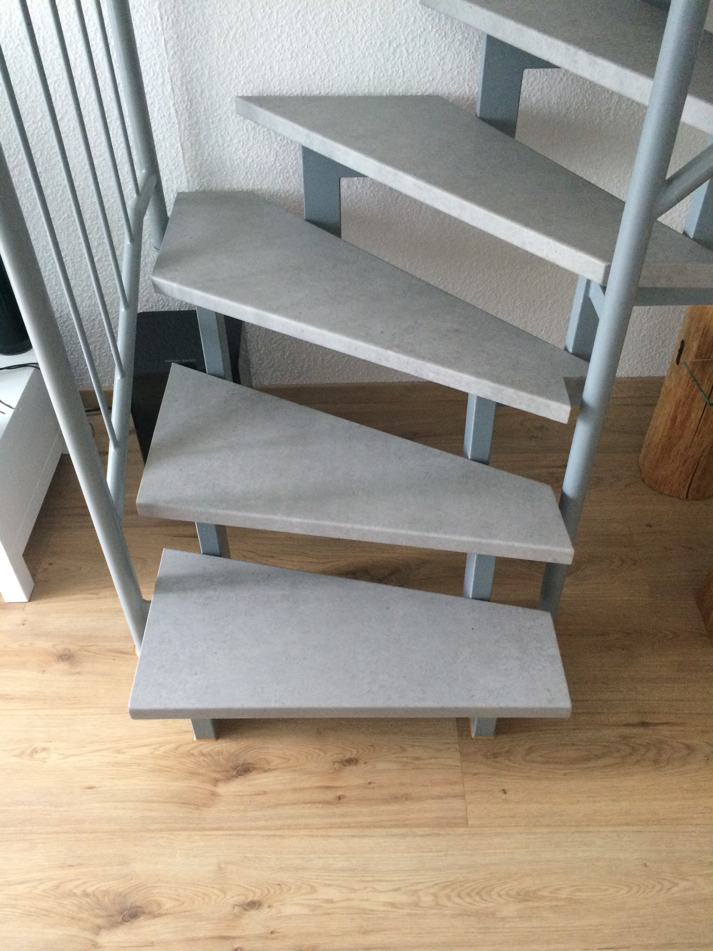 Möbelfolie Treppe Stufen Beton NS Bright Concrete Beton